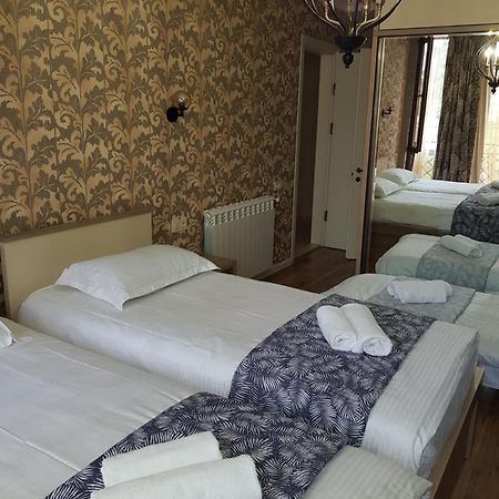 Piazza Batumi Guesthouse Екстериор снимка