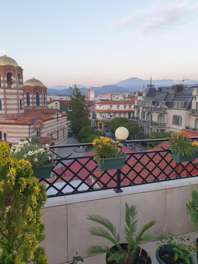 Piazza Batumi Guesthouse Екстериор снимка