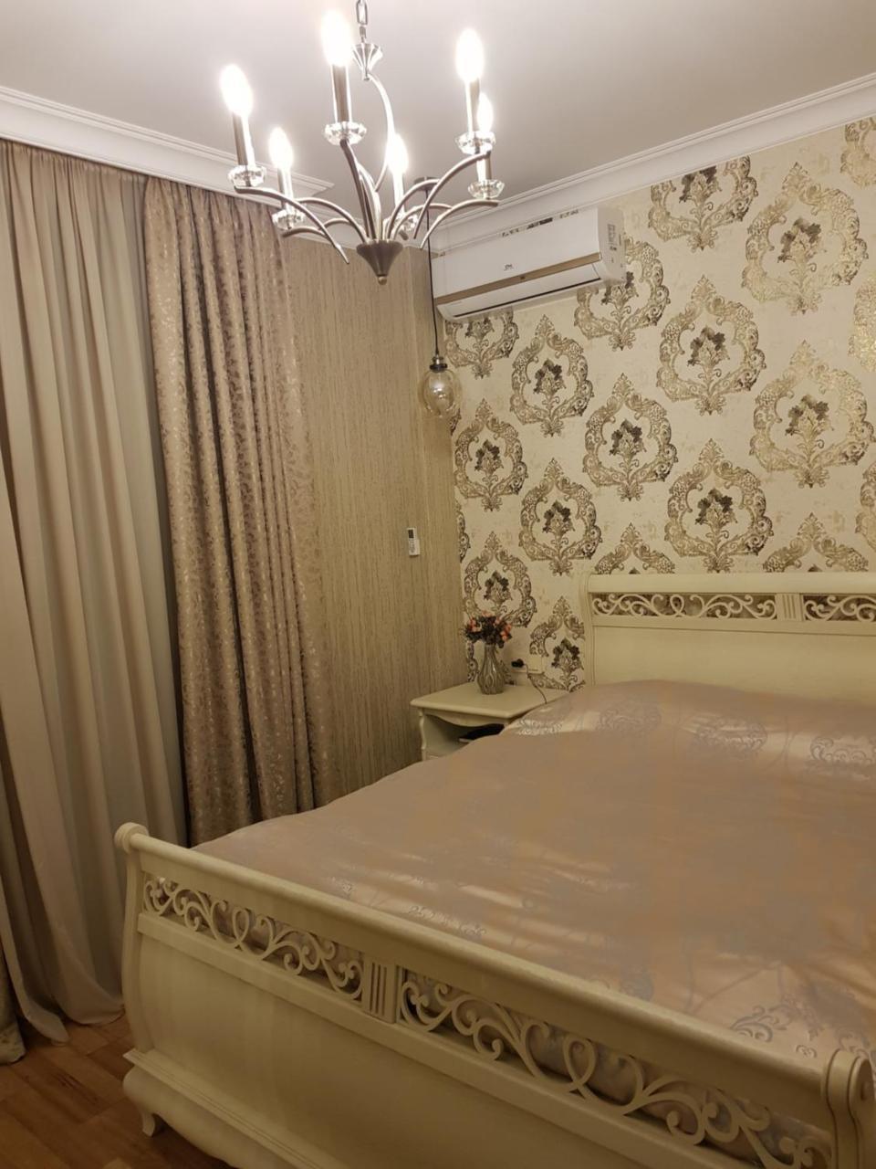 Piazza Batumi Guesthouse Екстериор снимка