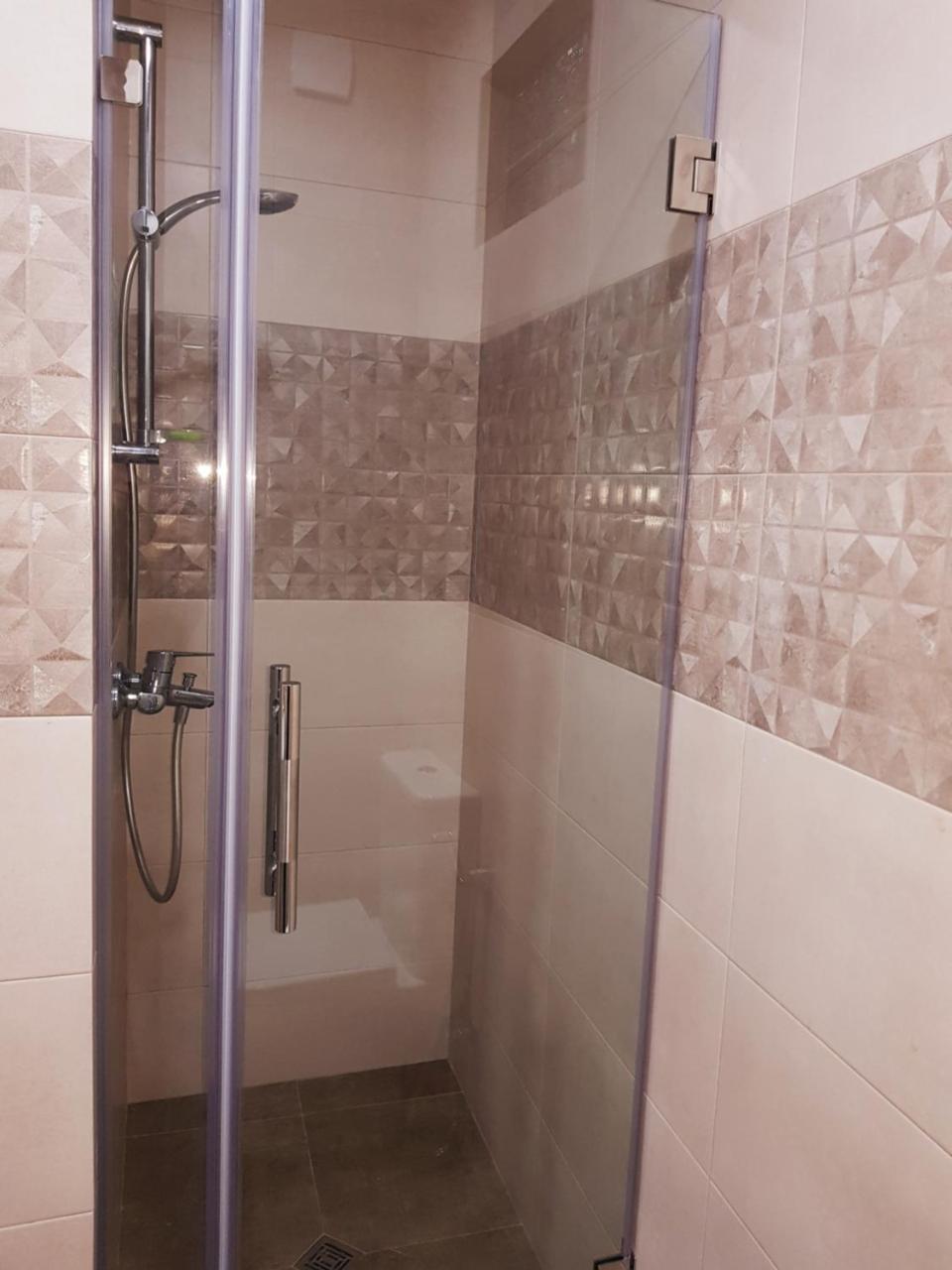 Piazza Batumi Guesthouse Екстериор снимка