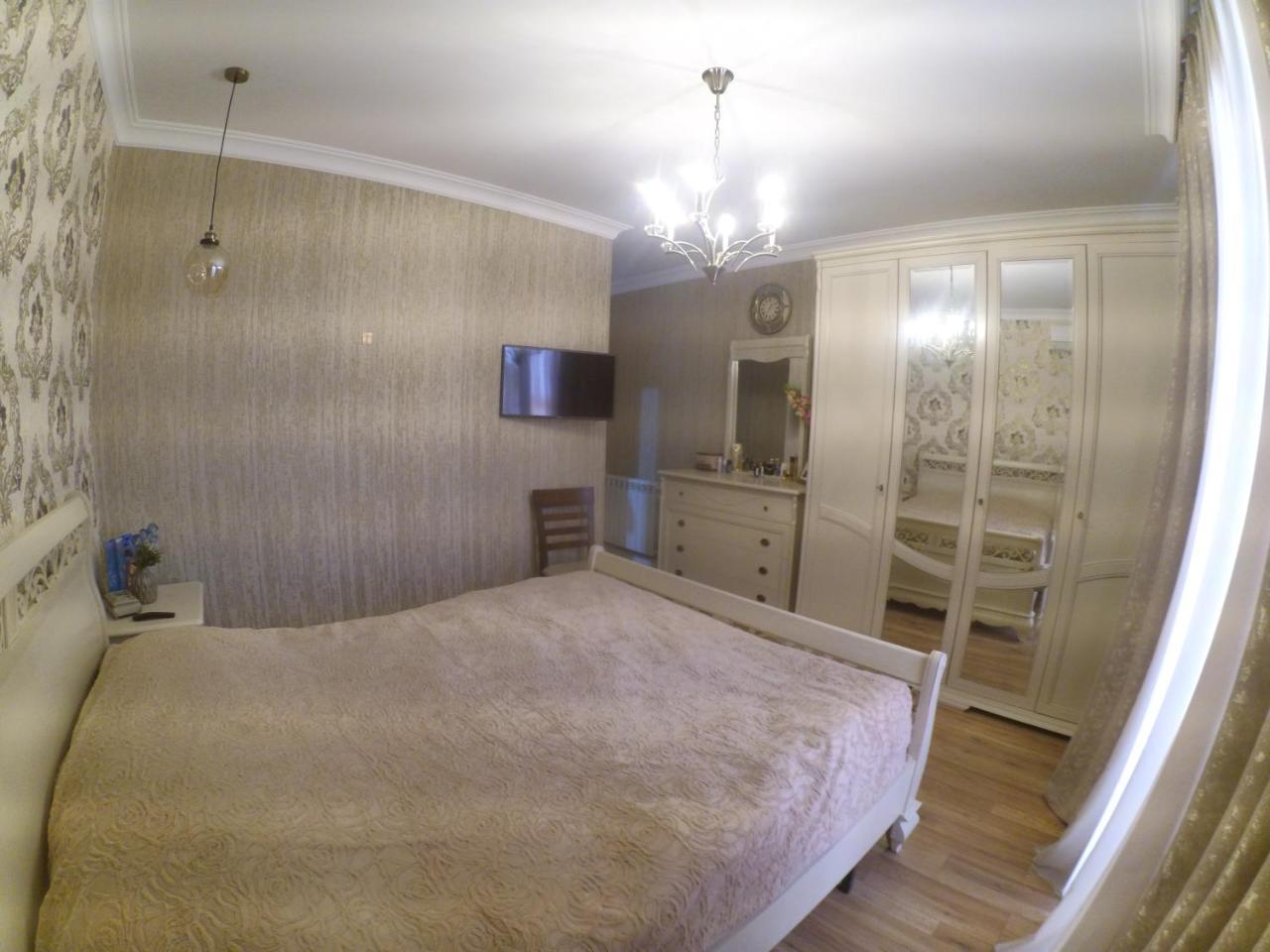 Piazza Batumi Guesthouse Екстериор снимка