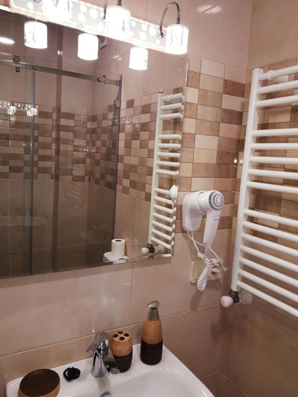 Piazza Batumi Guesthouse Екстериор снимка