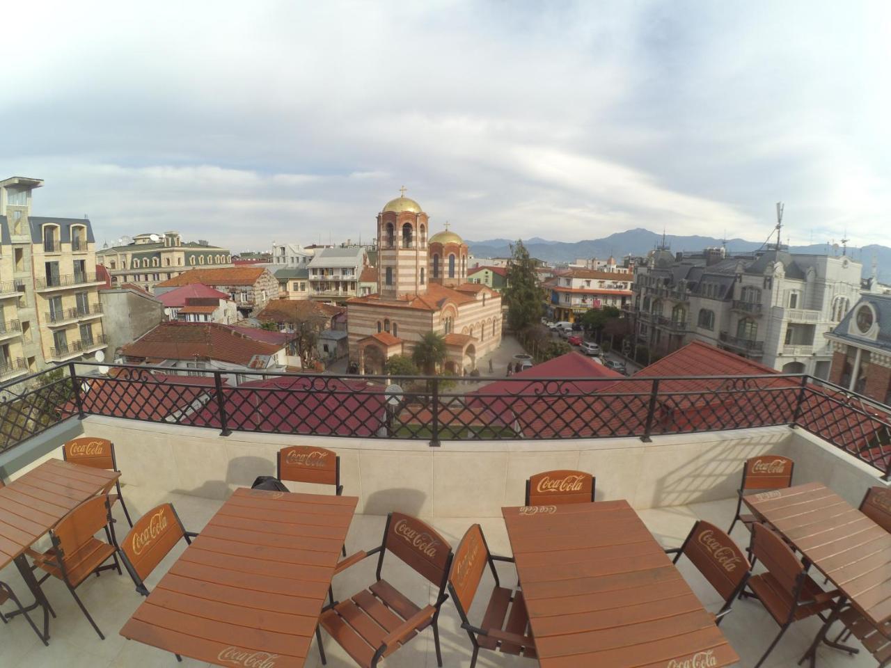 Piazza Batumi Guesthouse Екстериор снимка