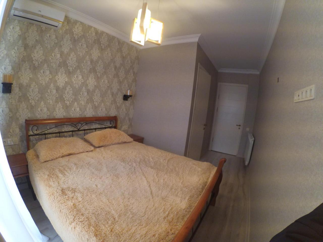 Piazza Batumi Guesthouse Екстериор снимка
