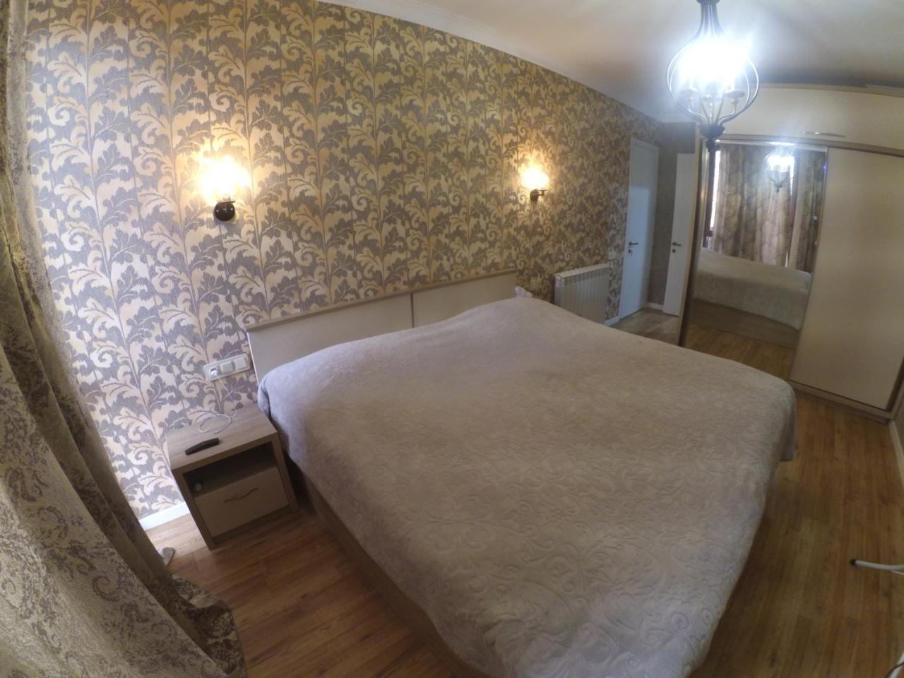 Piazza Batumi Guesthouse Екстериор снимка