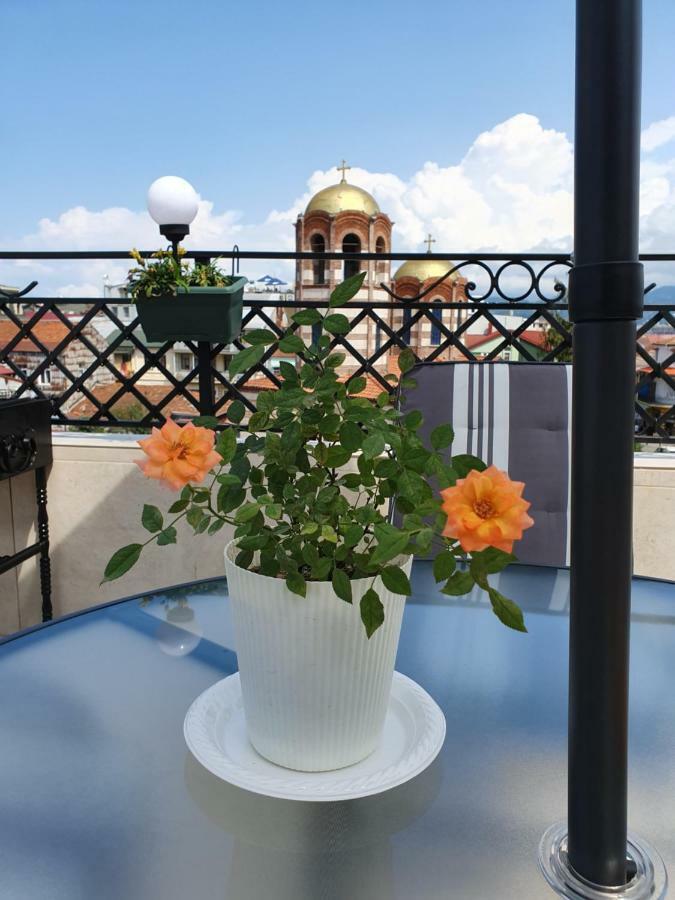 Piazza Batumi Guesthouse Екстериор снимка