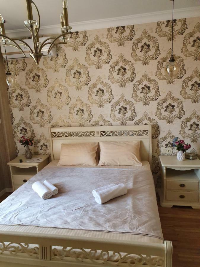 Piazza Batumi Guesthouse Екстериор снимка