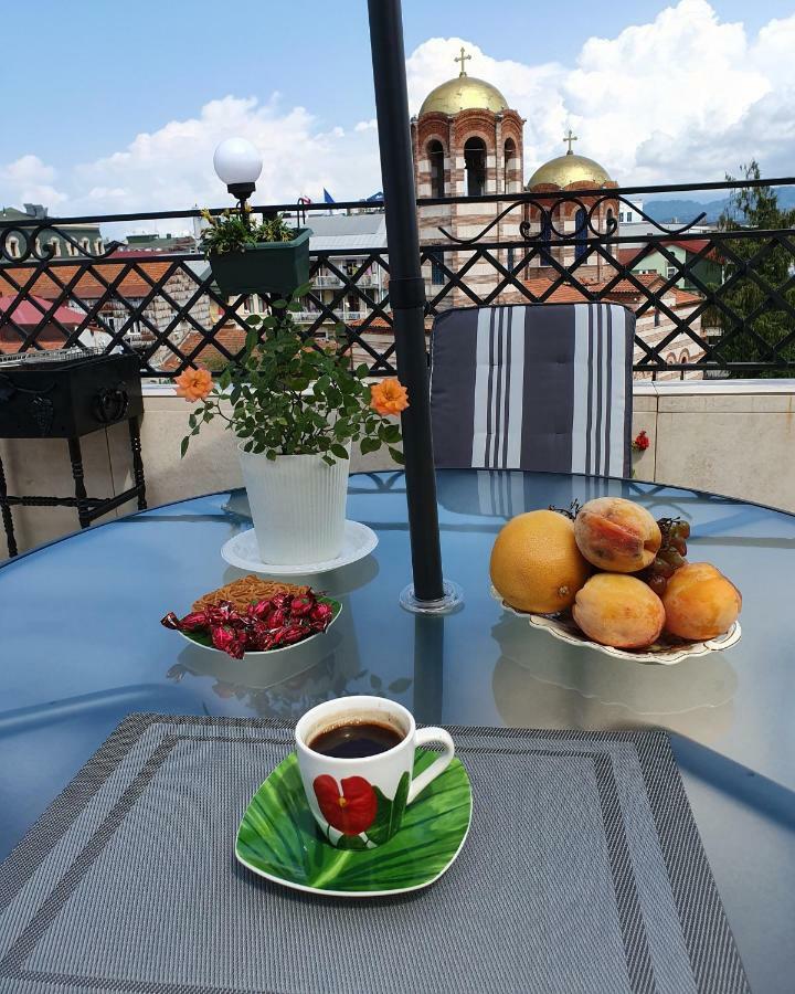 Piazza Batumi Guesthouse Екстериор снимка